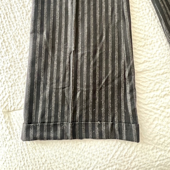 Ralph Lauren Purple Label 100% Wool Pinstripe wide leg pant. Size 4. - Picture 11 of 12